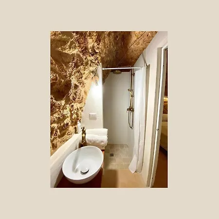 Villa Silvia con piscina e spa Appartamento *