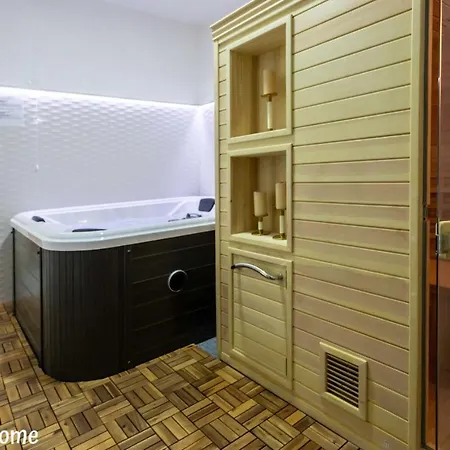 Appartamento Villa Silvia con piscina e spa *