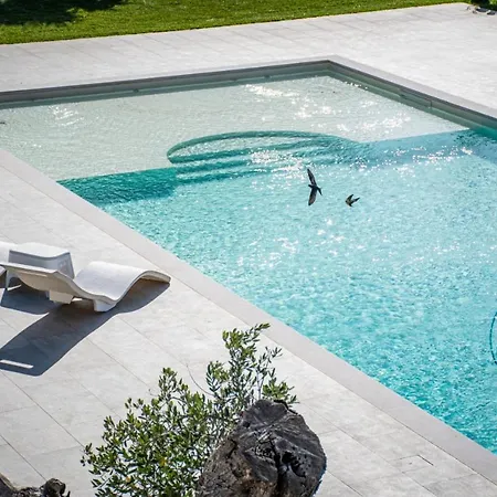 Villa Silvia con piscina e spa Appartamento *